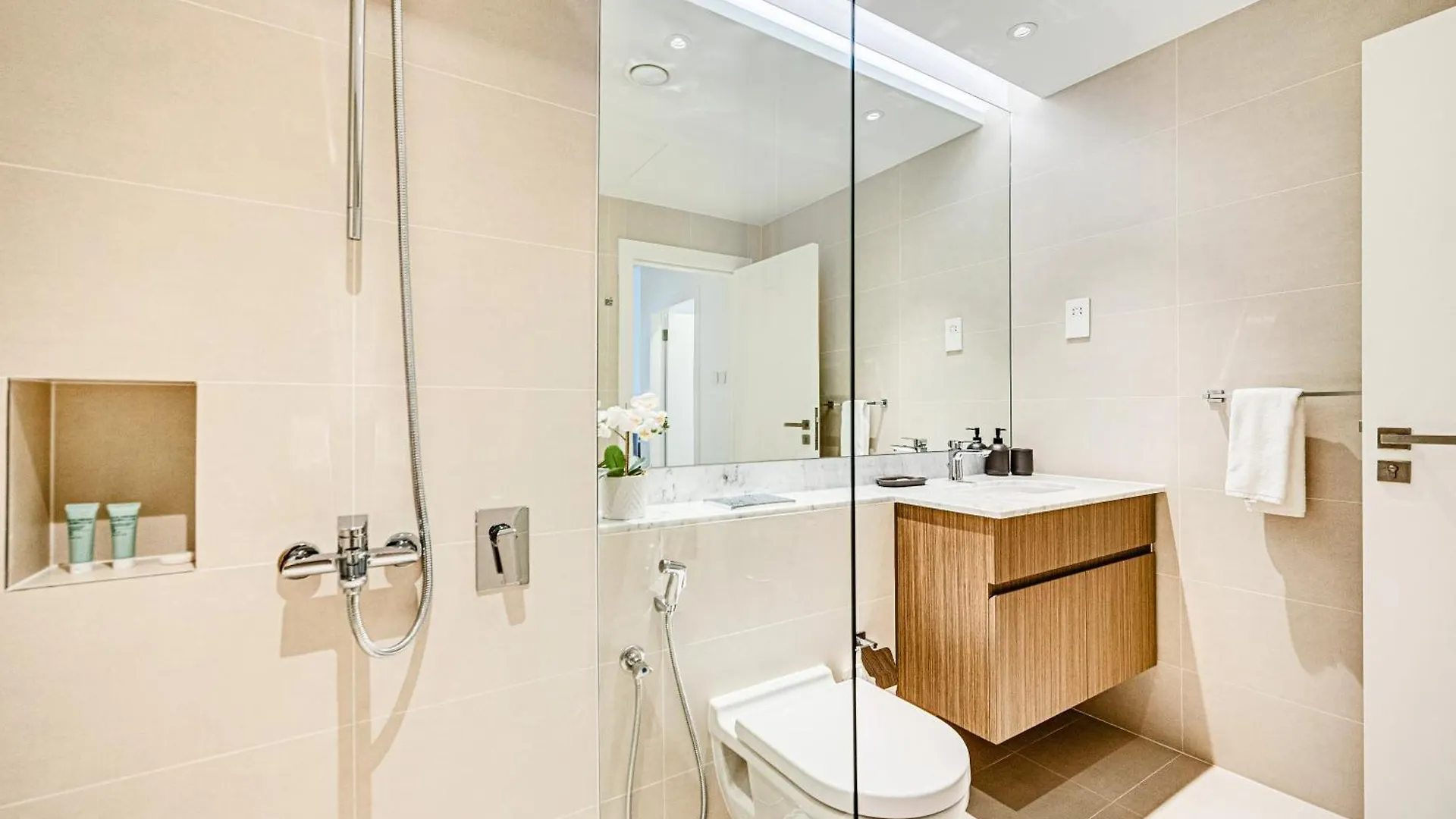 Splendid Brand New Apartment Near The Beach Dubai