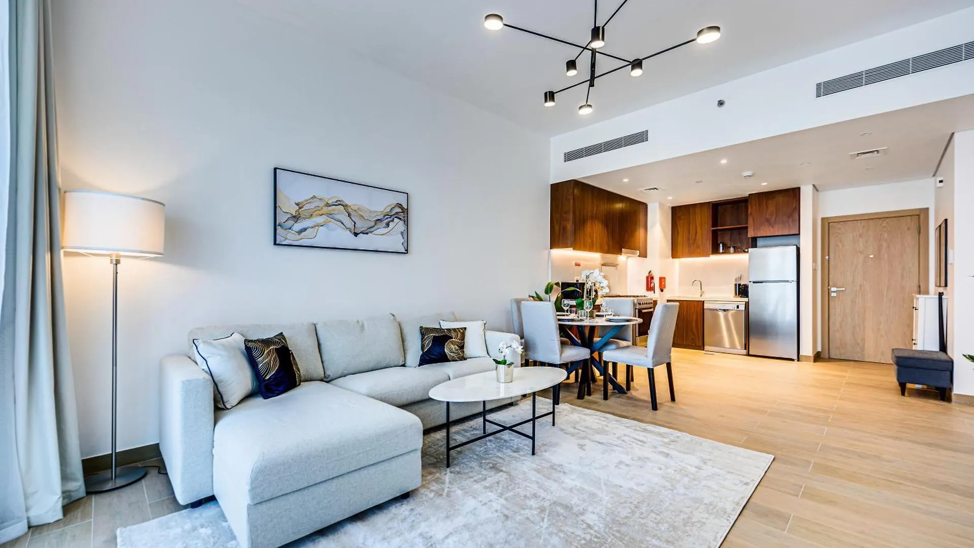Splendid Brand New Apartment Near The Beach Dubai United Arab Emirates